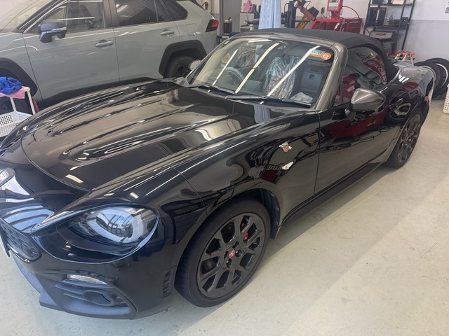 フィアット アバルト124スパイダーのダイヤモンドキーパー