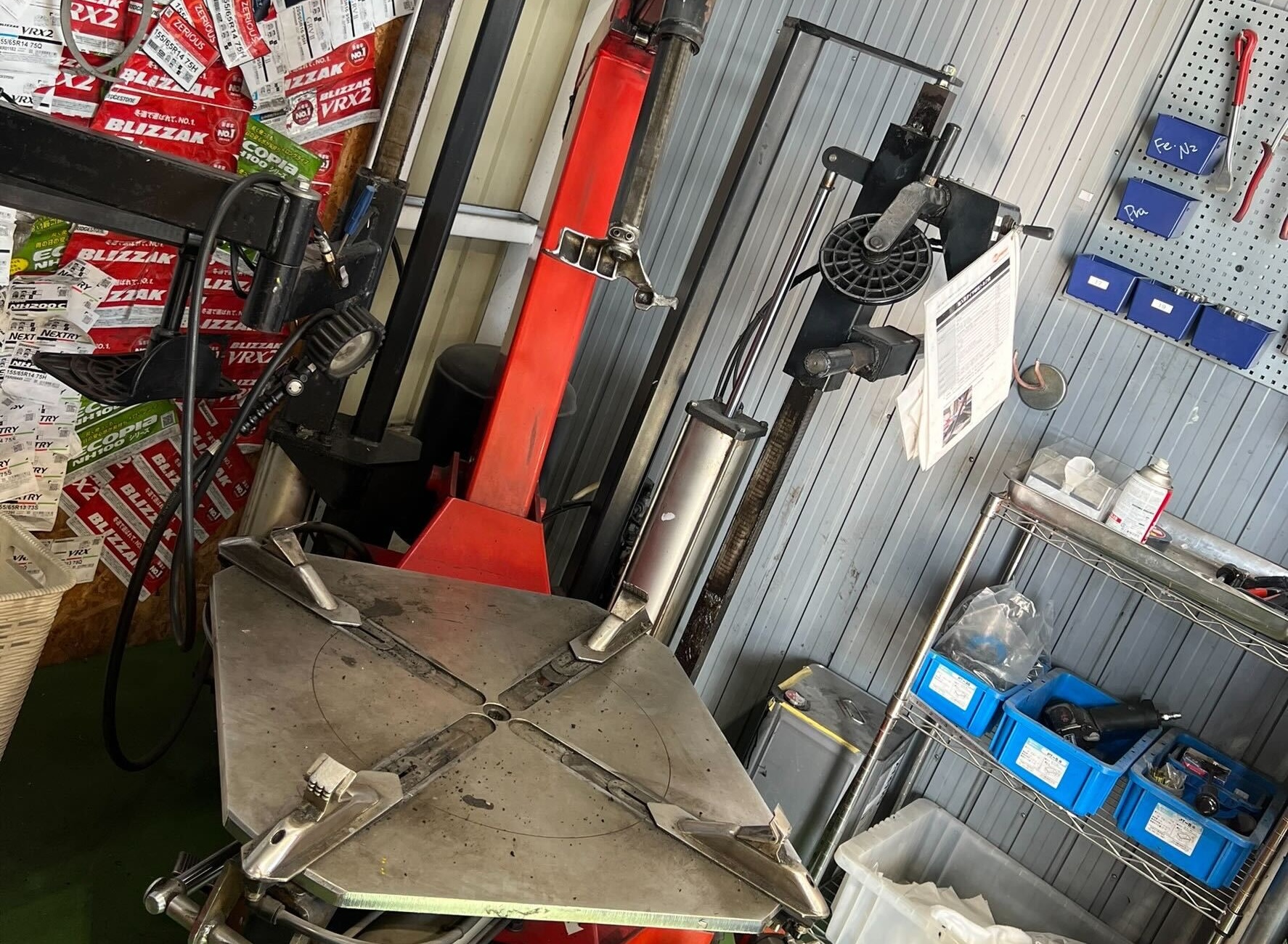 スーパーグリーン車検 セルフ東近江今堀店 工場